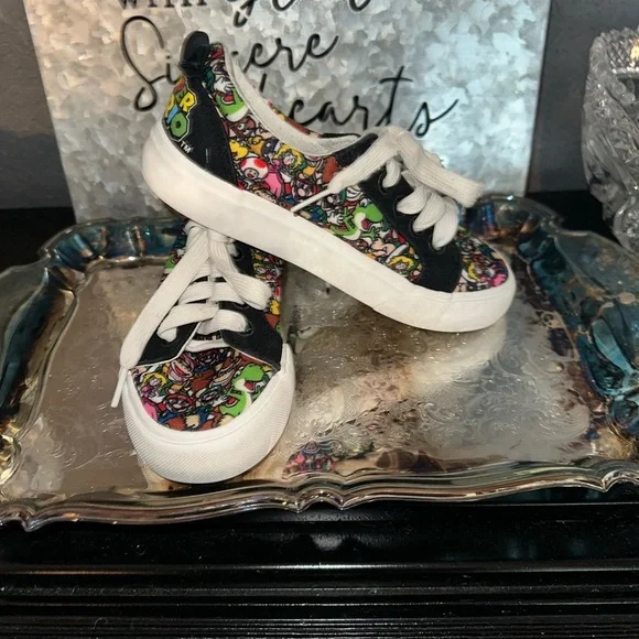 Size 13 Boys Supermario shoes Gently Used - Picture 4 of 7